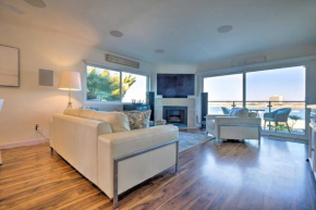Beachfront Mission Bay Escape with Grill and View